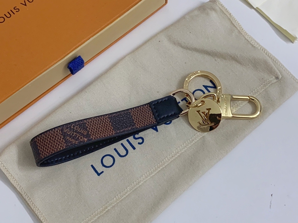 ブランドキーホルダー着用イメージ